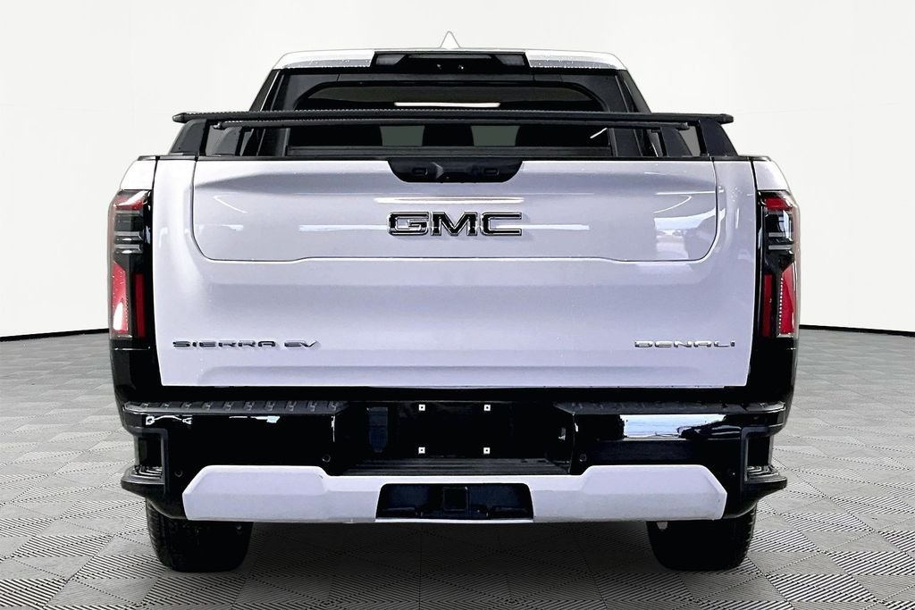 Used 2025 White GMC Denali image 5