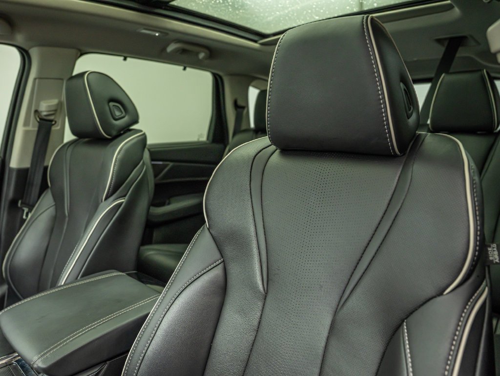 Certified Used 2022 Majestic Black Pearl Acura Advance image 32