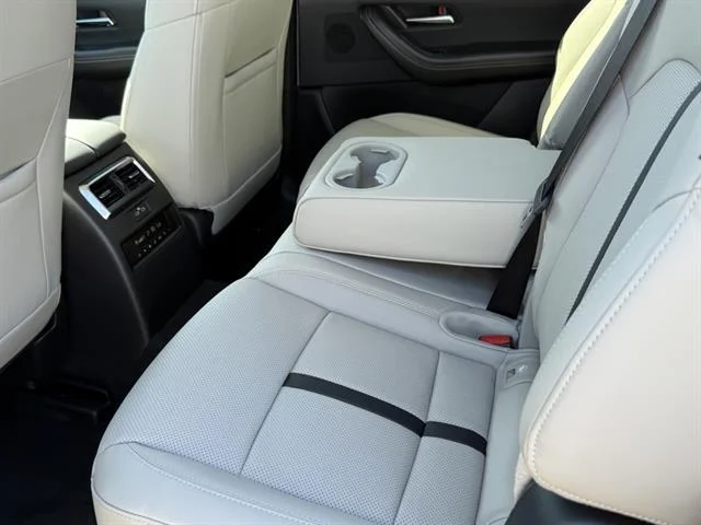 2025 Mazda CX-90 Preferred Package - Photo 25