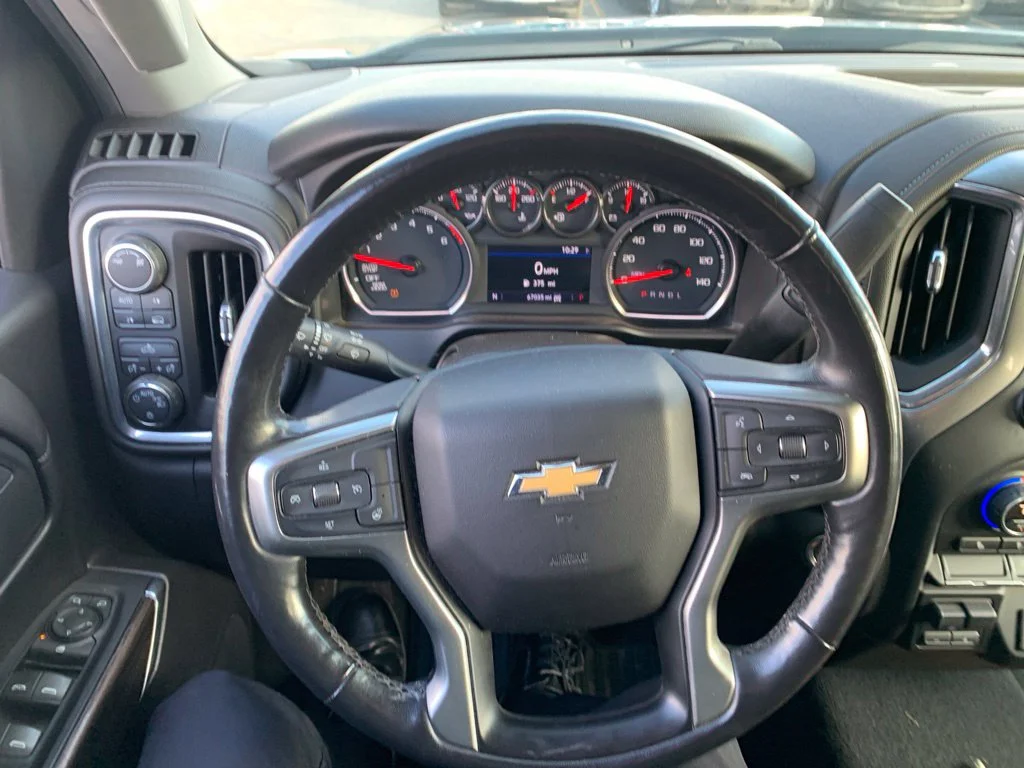 Used 2019 Blue Metallic Chevrolet LT image 13