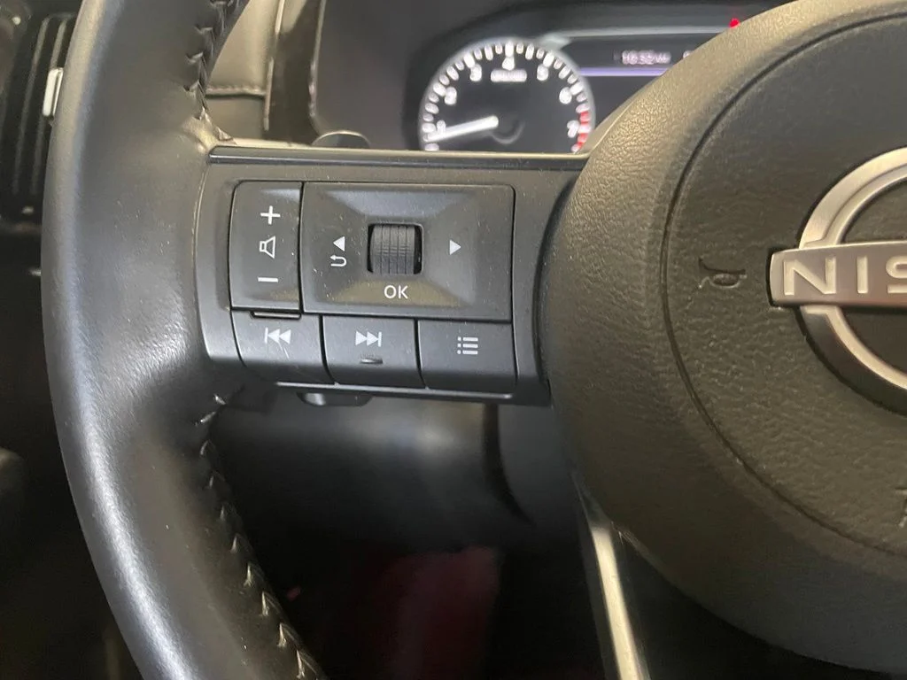 Used 2025 Red Nissan SV image 13