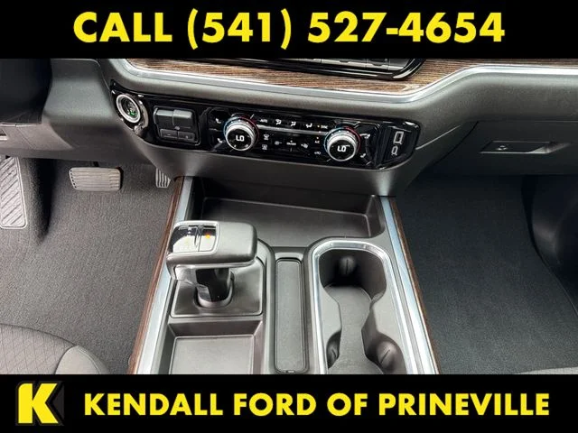 Used 2024 White GMC Elevation image 12