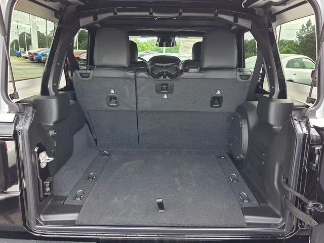 New 2026 Black Clear-Coat Exterior Paint Jeep Sahara image 12