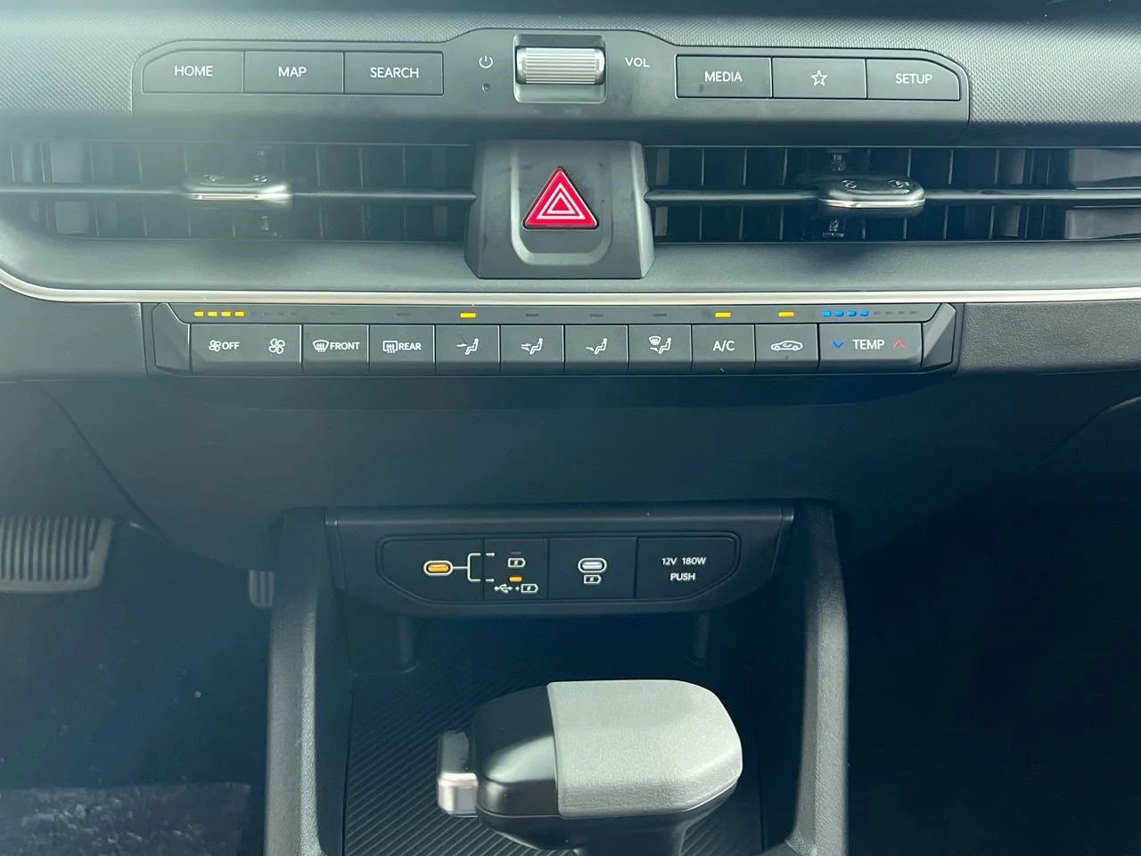 New 2026 Snow White Pearl Kia LXS image 23