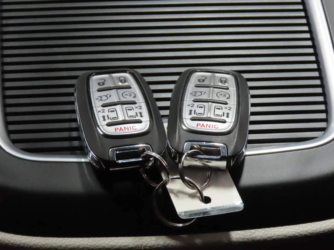 Used 2024  Chrysler Touring L image 16