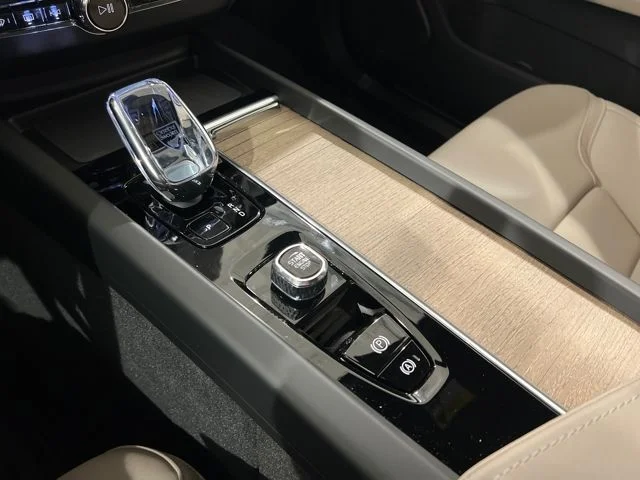 New 2026 Onyx Black Metallic Volvo B5 Plus image 19