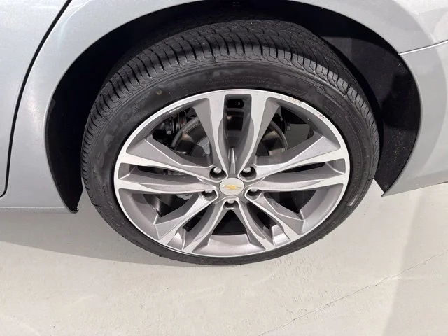 Used 2024 Gray Chevrolet LT image 7