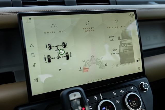 New 2026 Fuji White Land Rover S image 38