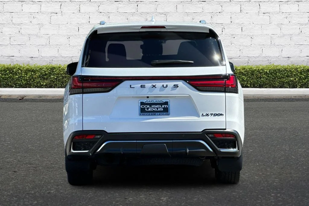 2026 Lexus LX 700h F-Sport - Photo 5