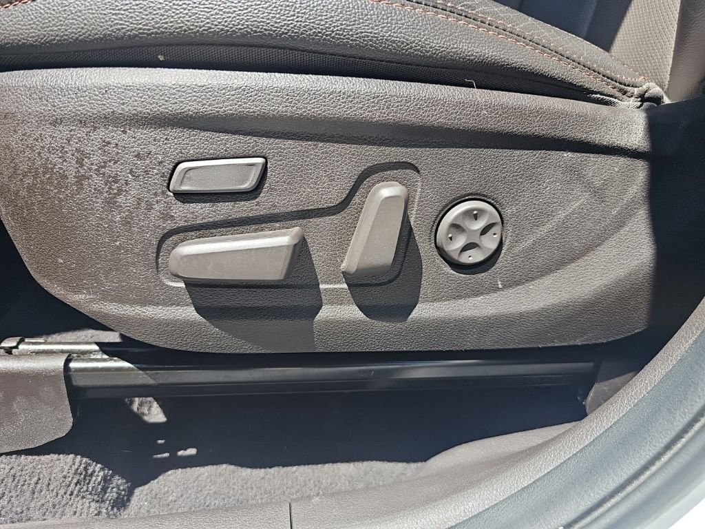 2020 Hyundai Santa Fe Limited - Photo 14