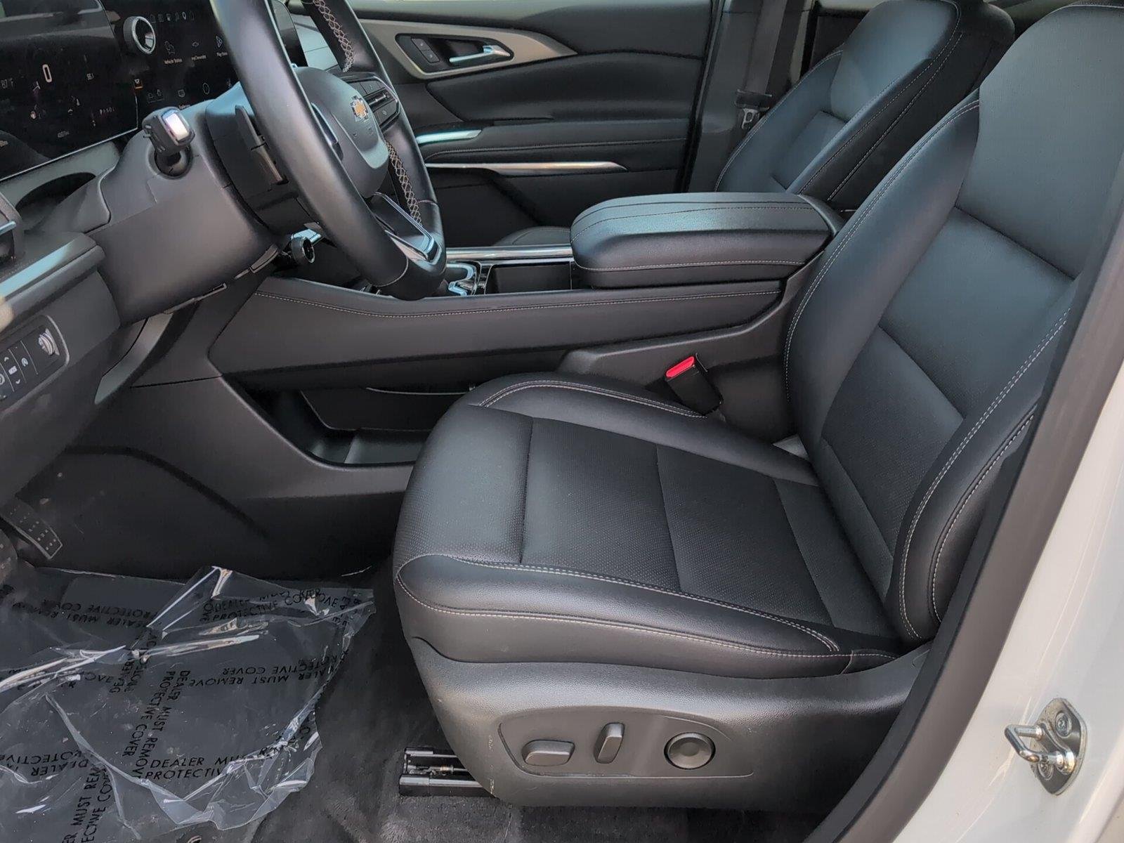 Certified Used 2025 Summit White Chevrolet LT image 3