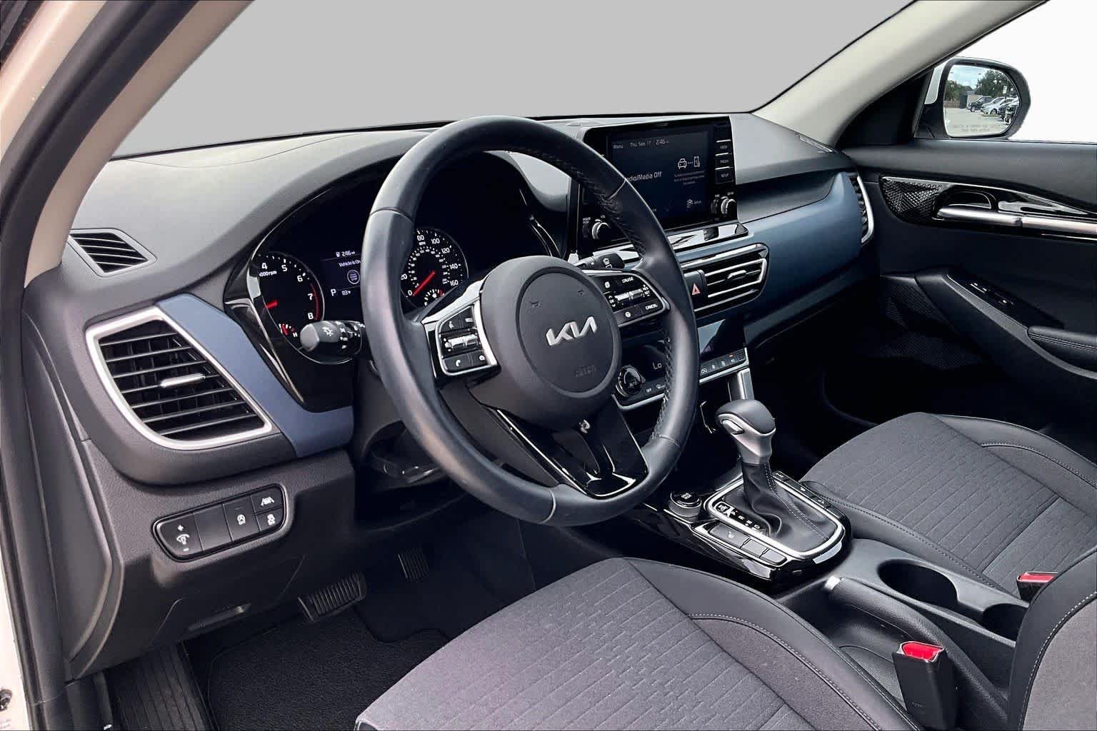 Used 2023 Snow White Pearl Kia S image 16