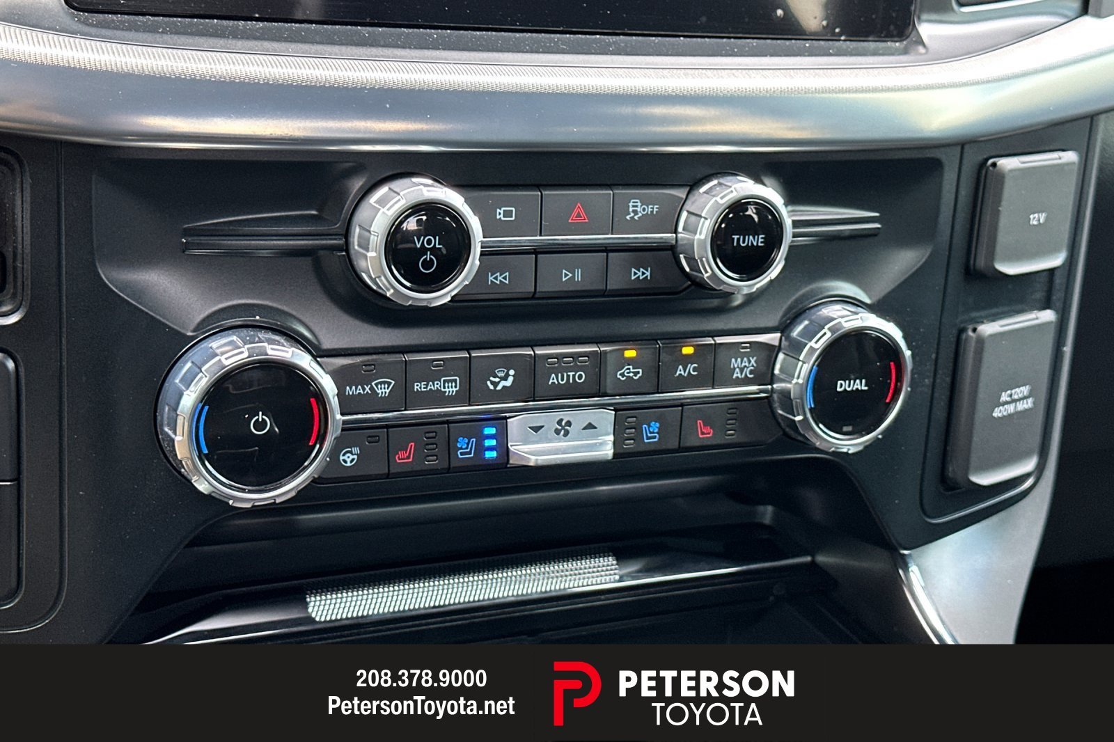 Used 2025 Black Ford Lariat image 19