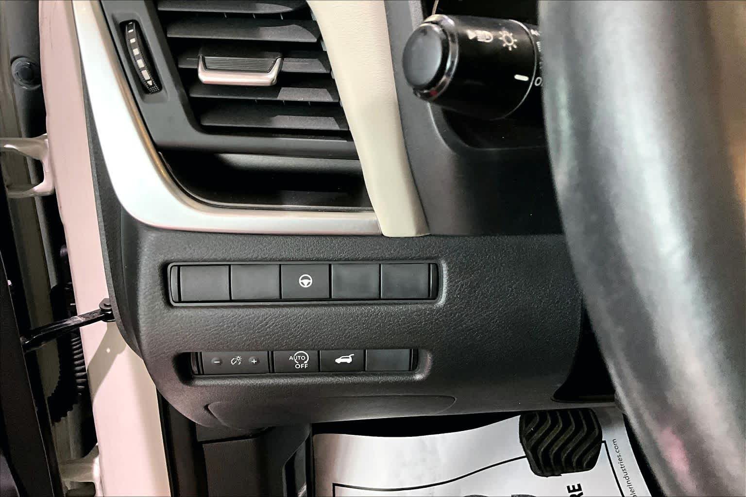 Used 2023 Pearl White Tricoat Nissan SV image 31