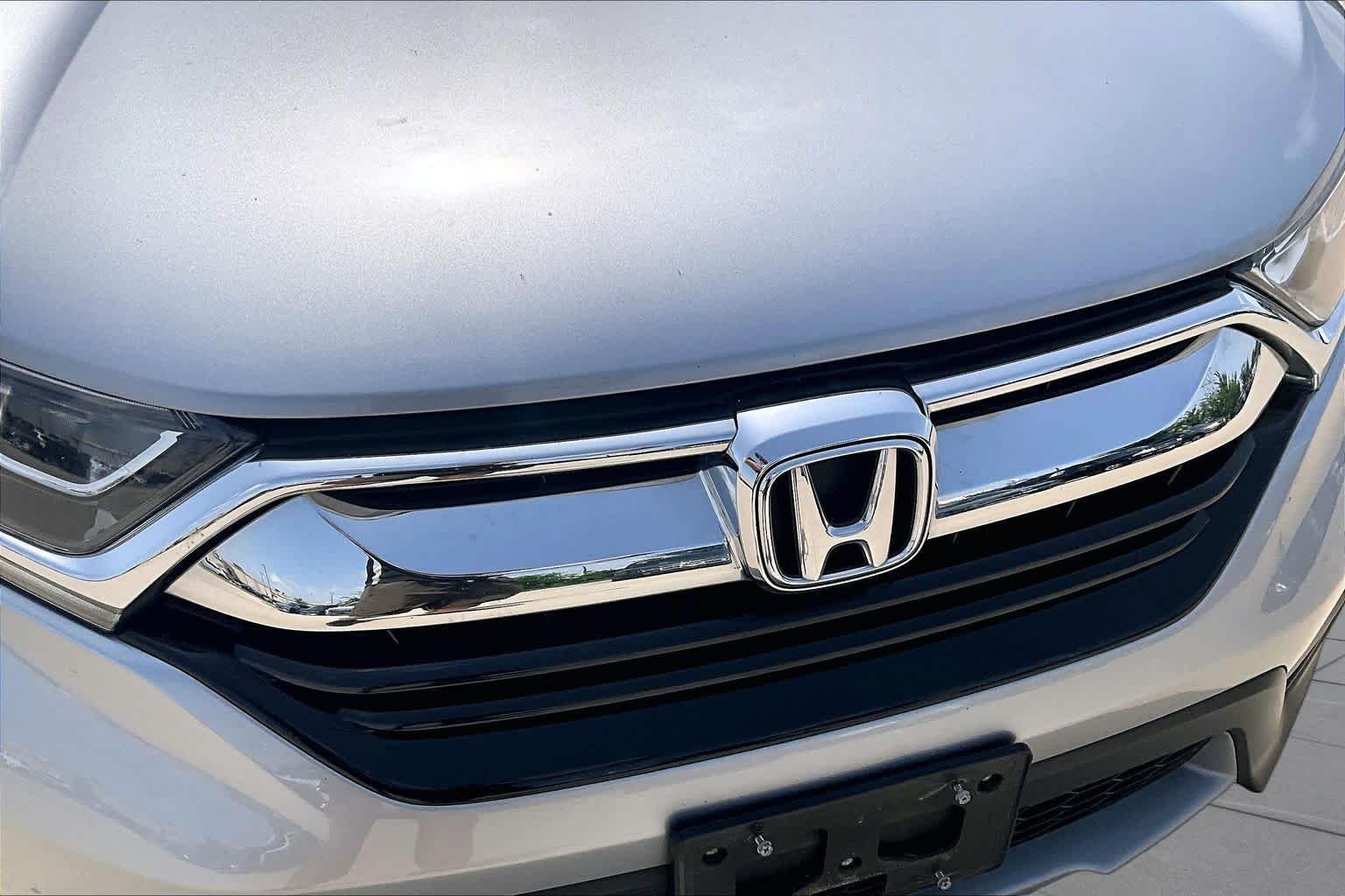 Used 2018 Lunar Silver Metallic Honda LX image 28