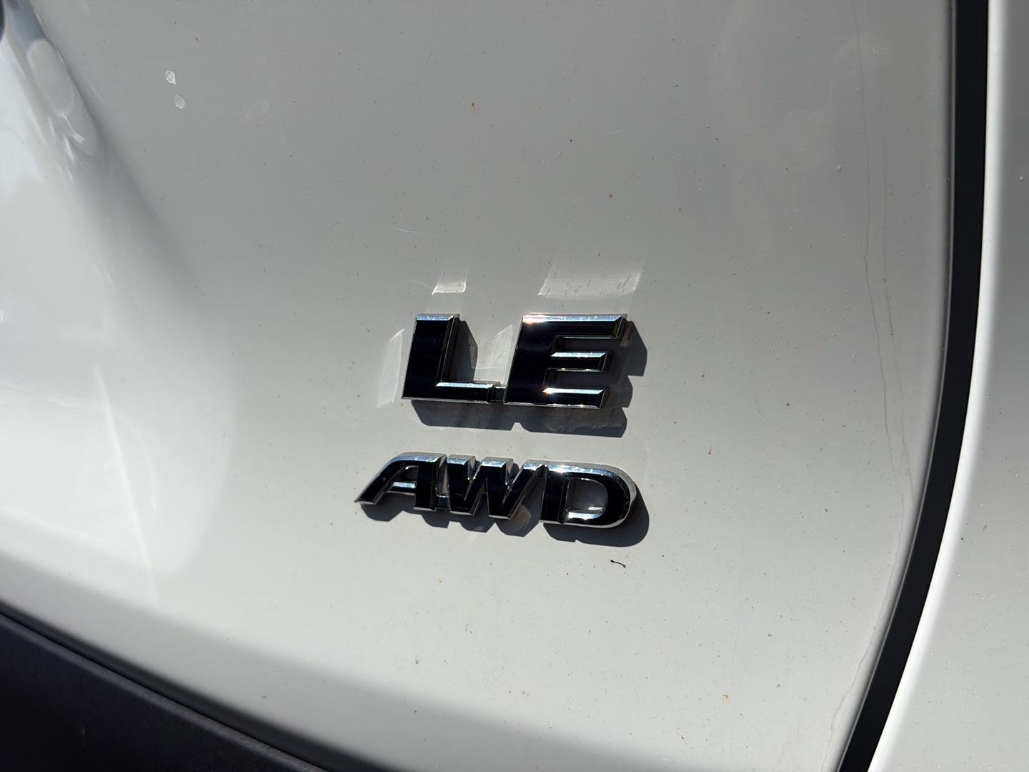 Used 2023 Ice Cap Toyota LE image 15
