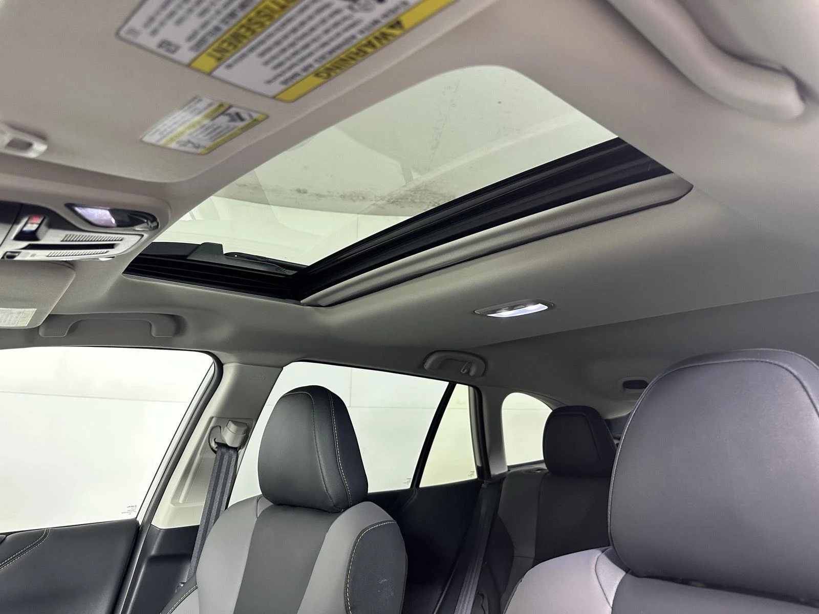 Used 2025 Crystal White Pearl Subaru Onyx Edition image 23