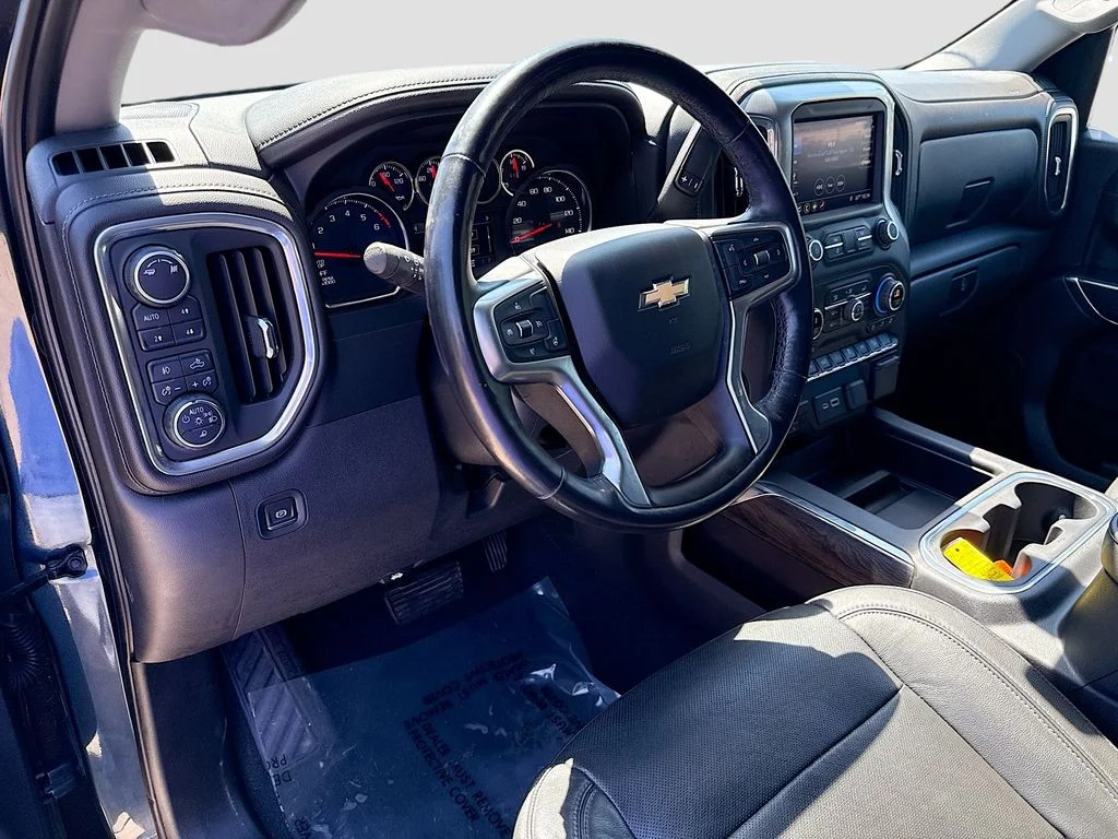 Used 2019 Shadow Gray Metallic Chevrolet LTZ image 9
