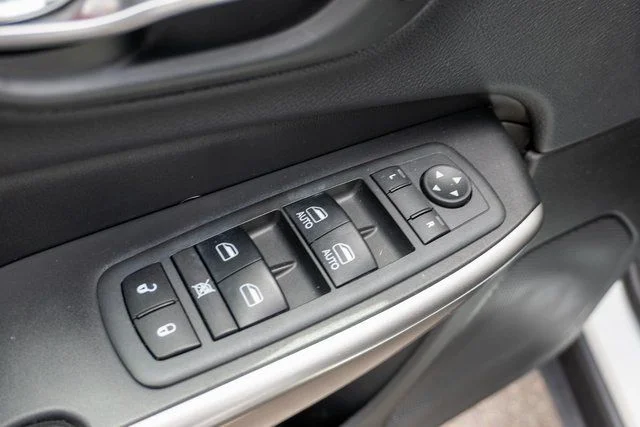 Used 2019 White Jeep Limited image 17