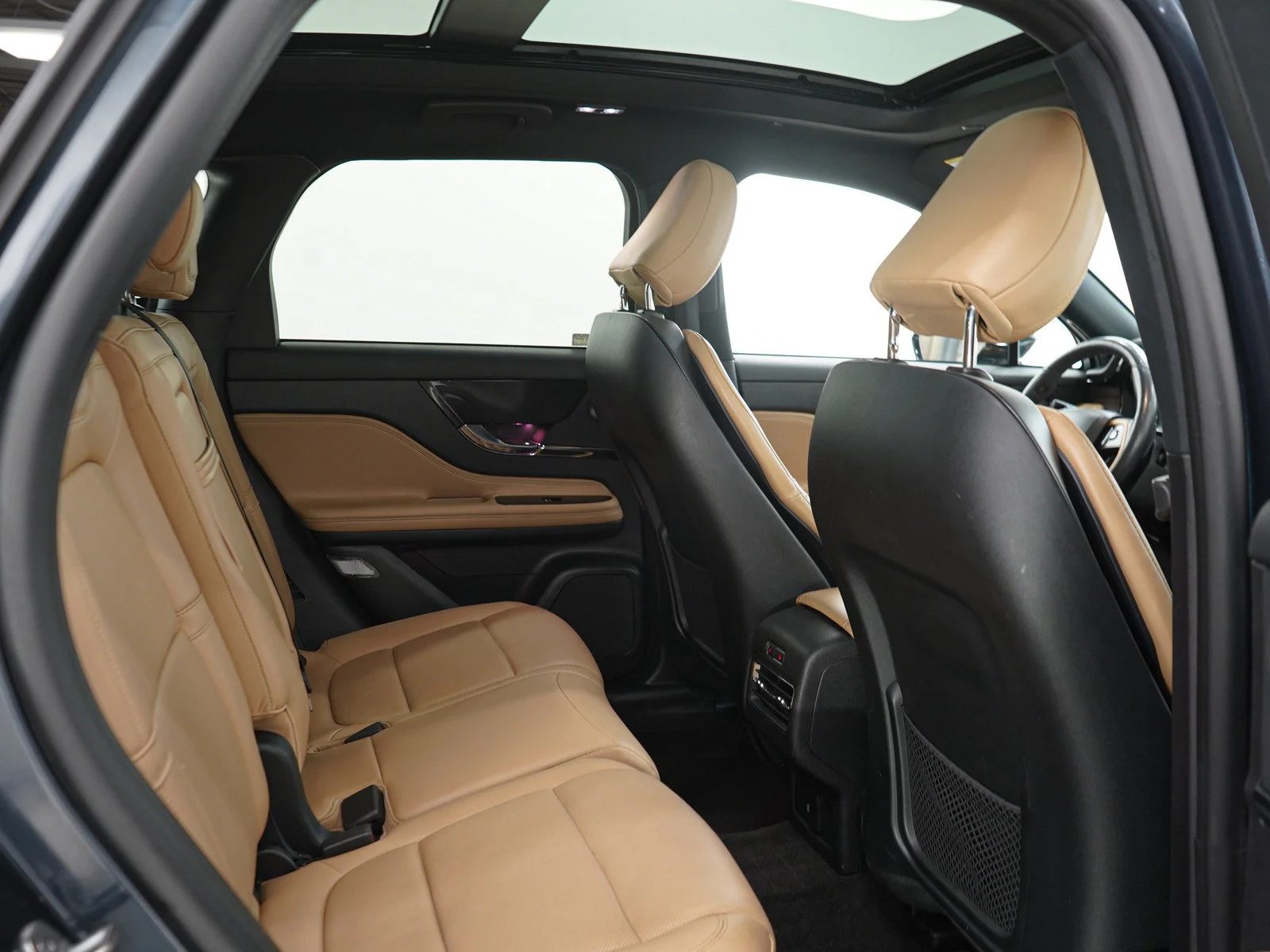 Used 2022 Blue Lincoln Reserve image 16