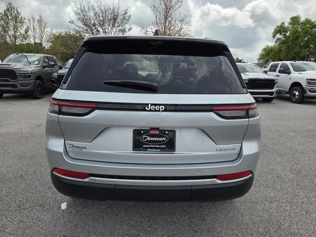 New 2026 Silver Zynith Exterior Paint Jeep Limited image 11