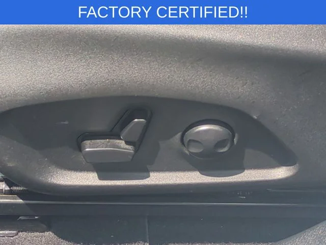 Used 2023 White Jeep Latitude Lux image 17