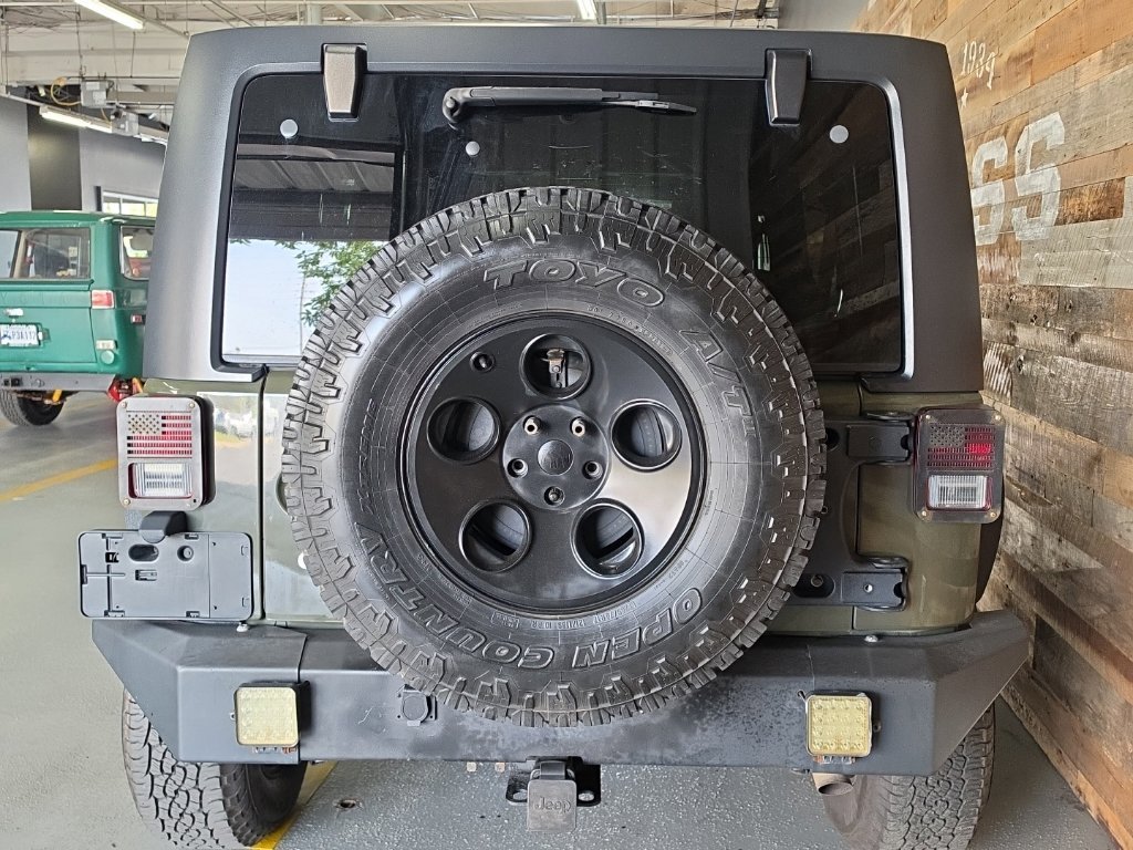 Used 2016 Tank Clearcoat Jeep Unlimited Rubicon image 6