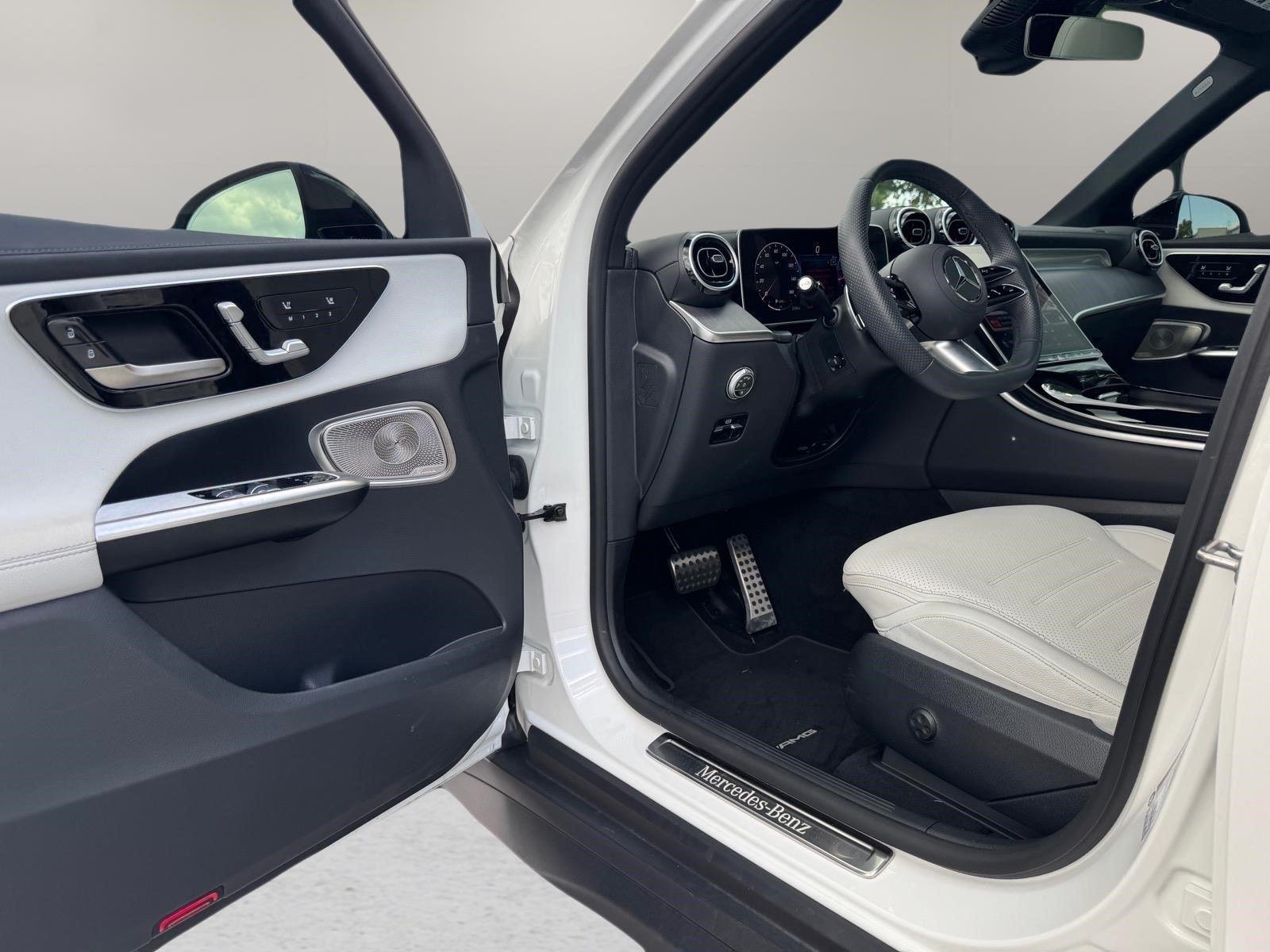 Used 2024 Polar White Mercedes-Benz GLC 300 image 18