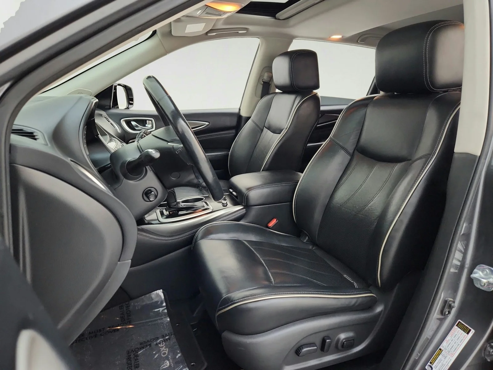 Used 2017 Graphite Shadow INFINITI  image 14