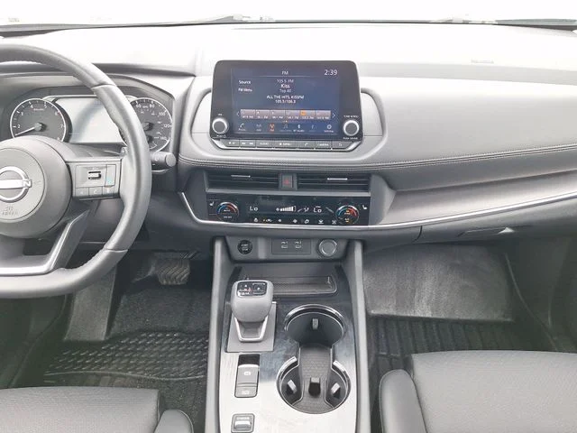 Used 2024 Gray Nissan SV image 18