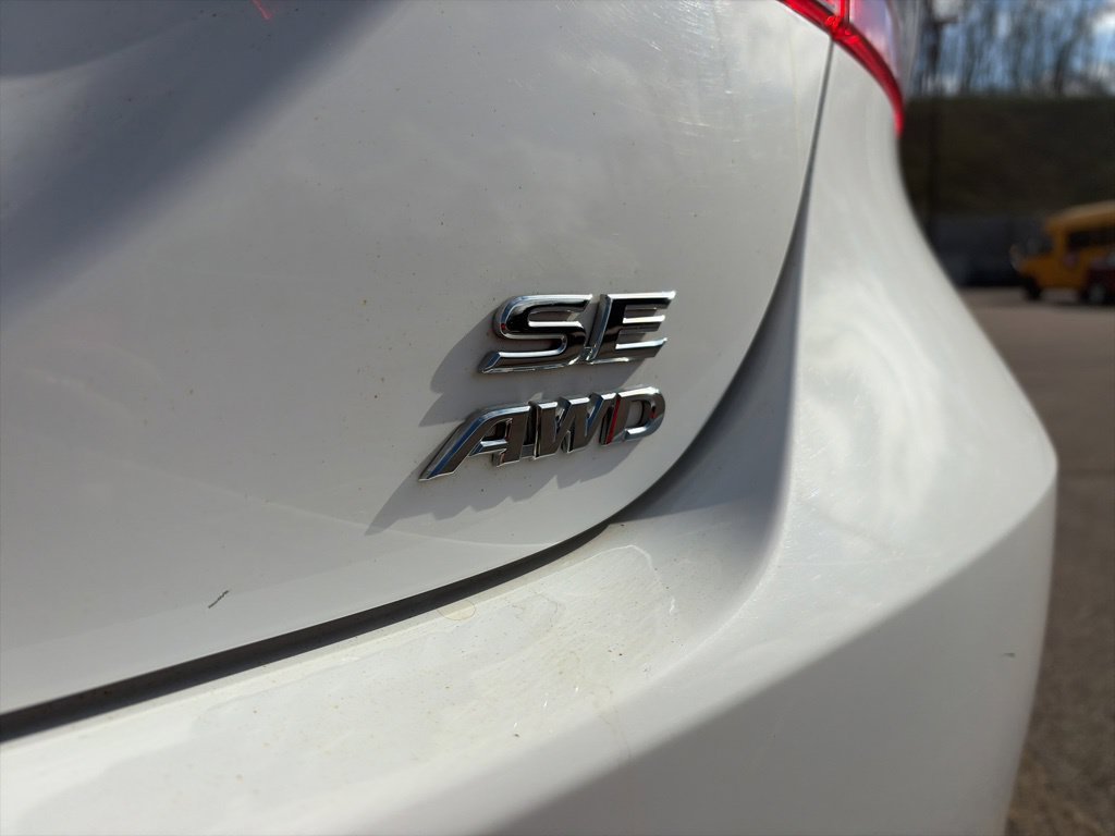 Used 2023 White Toyota SE image 15