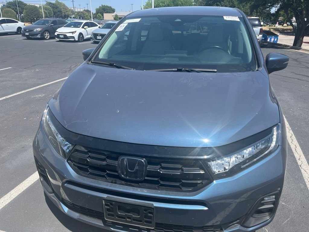 Used 2025 Sonic Gray Pearl Honda Touring image 2