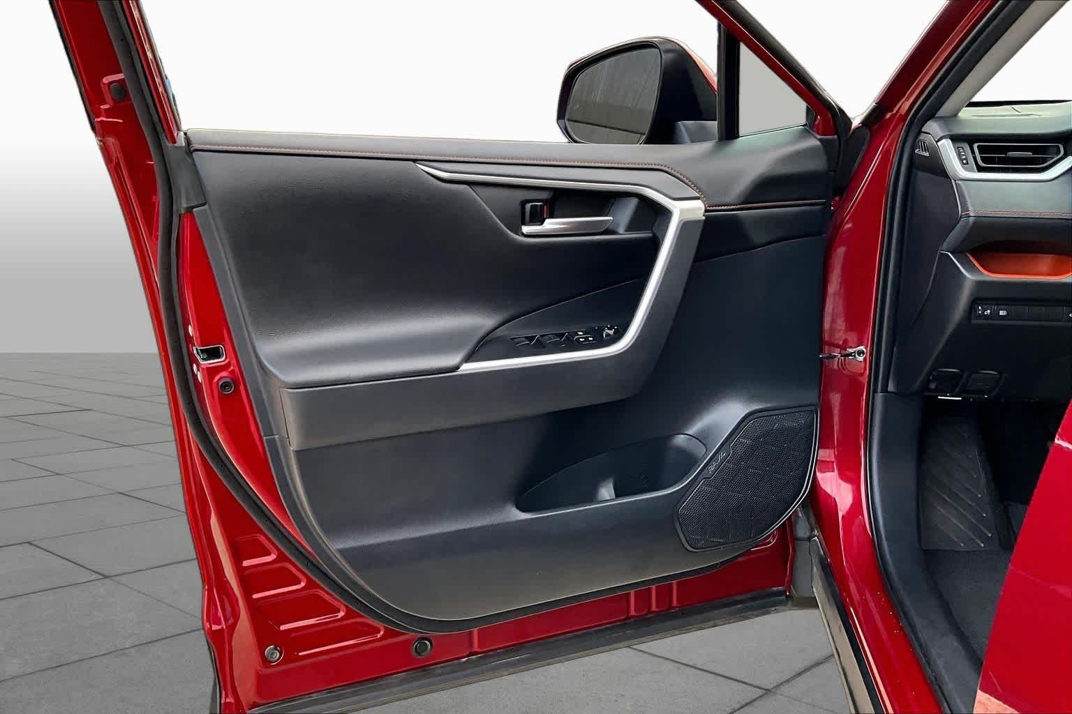 Used 2019 Ruby Flare Pearl Toyota Adventure image 22