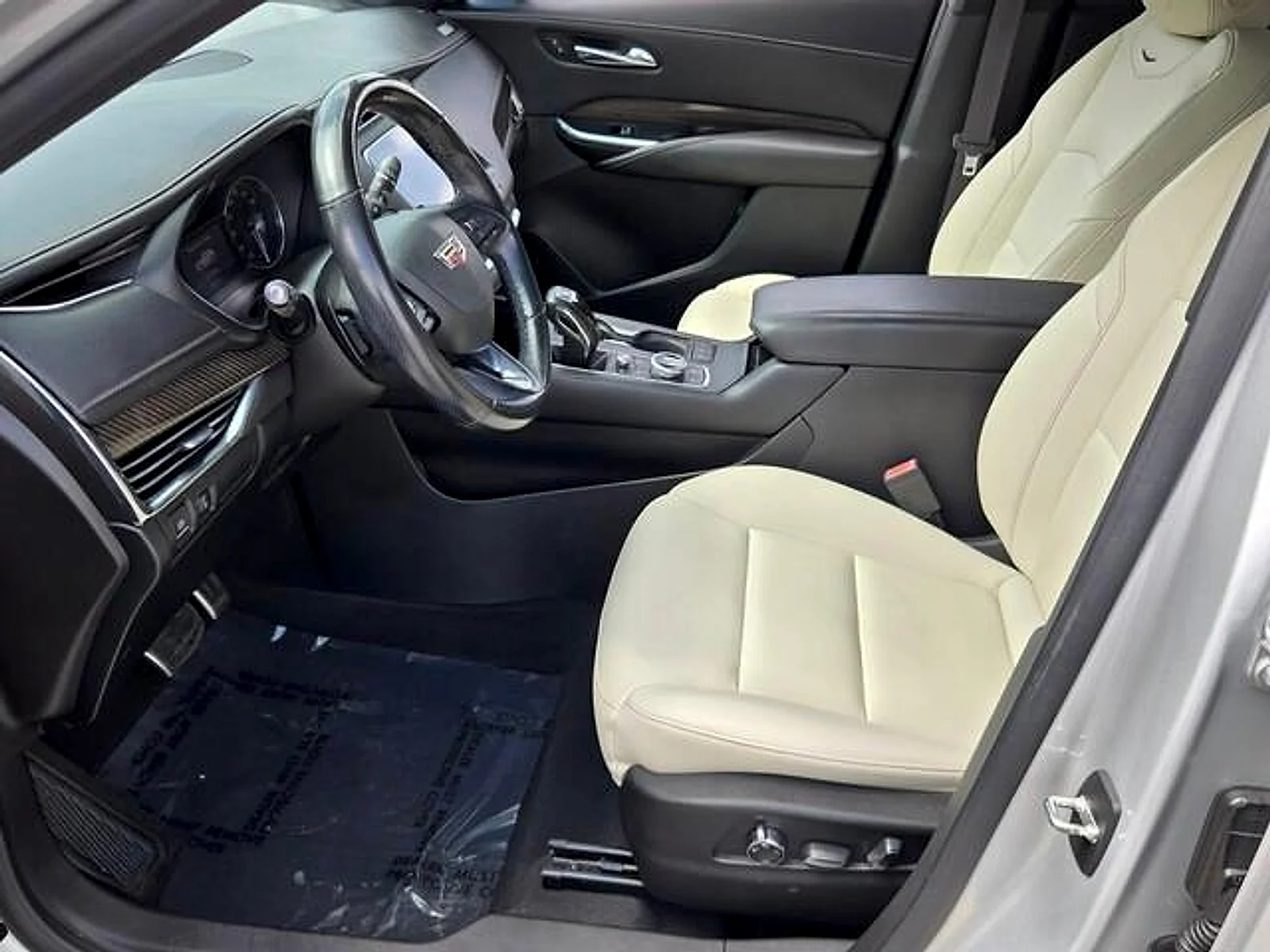 Used 2019 Radiant Silver Metallic Cadillac Sport image 10