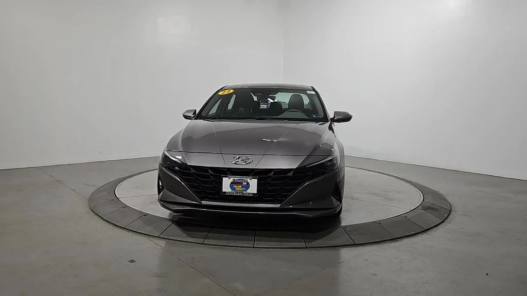 Used 2023 Silver Hyundai SEL image 9