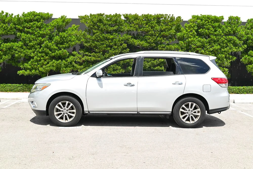 Used 2015 Nissan Pathfinder SV with VIN 5N1AR2MM9FC623266 for sale in Miami, FL