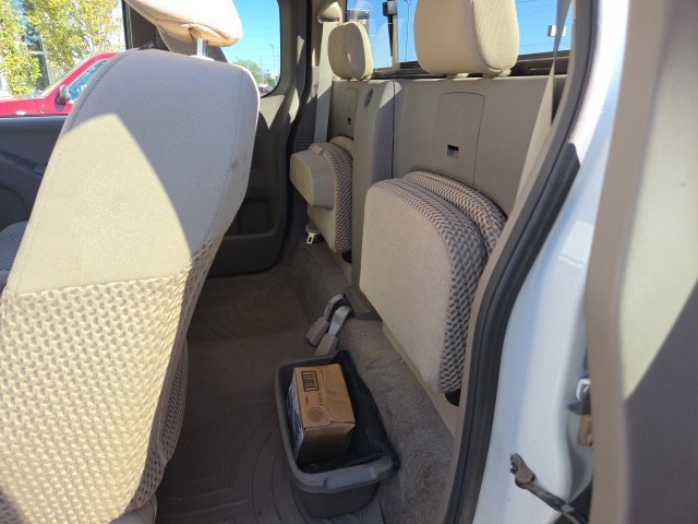 Used 2016 Glacier White Nissan SV image 4