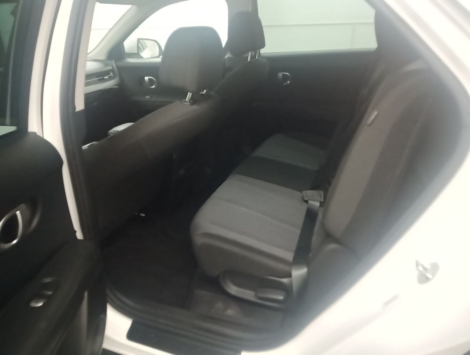 Used 2024 White Hyundai SEL image 12