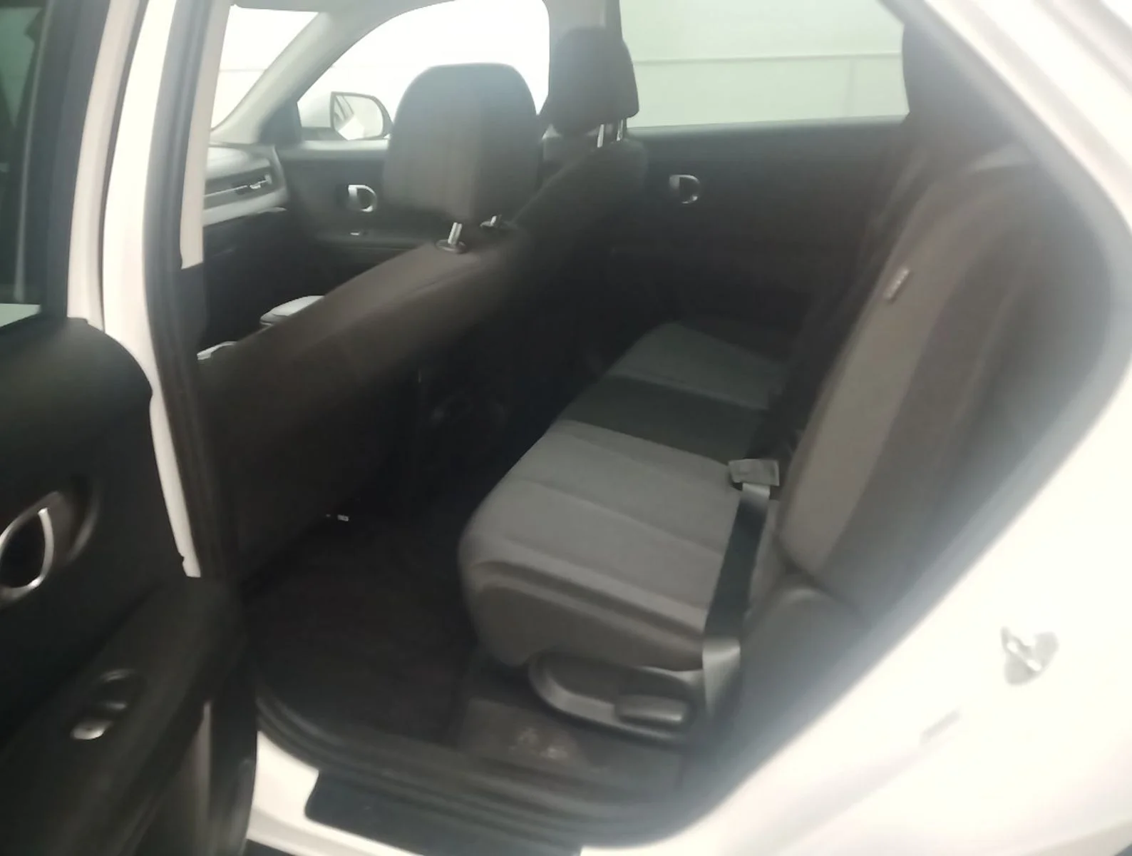 Used 2024 White Hyundai SEL image 12