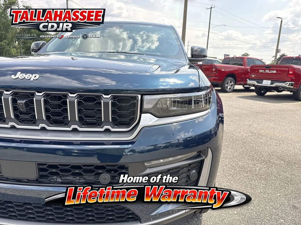 New 2026 Fathom Blue Pearl-Coat Exterior Paint Jeep Limited image 9