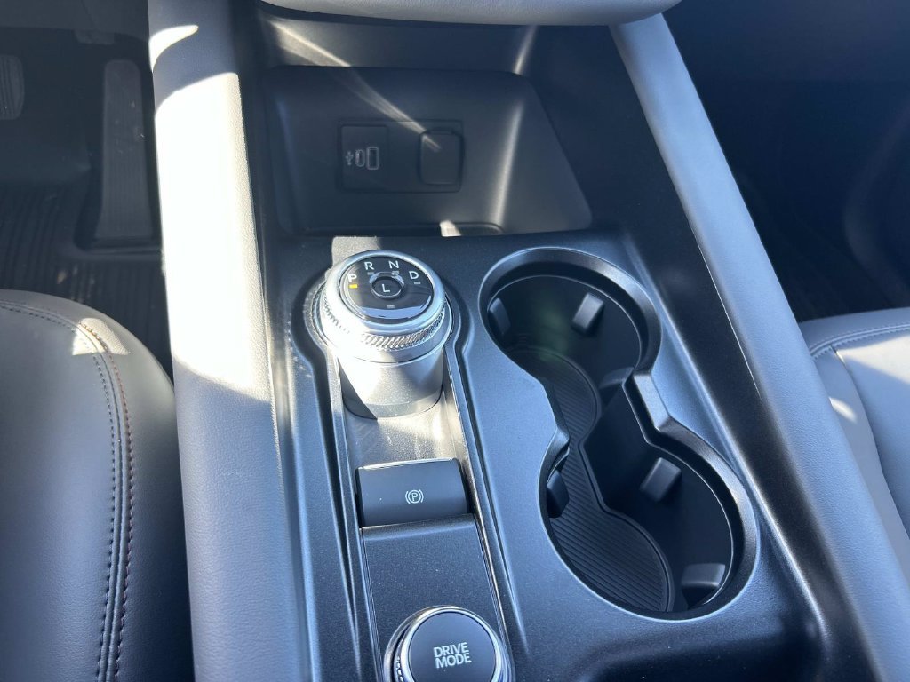 New 2027 Star White Metallic Tri-Coat Ford Active image 23