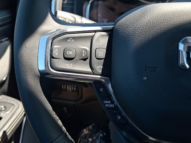 Certified Used 2025 Billet Silver Metallic Clearcoat Ram Laramie image 21