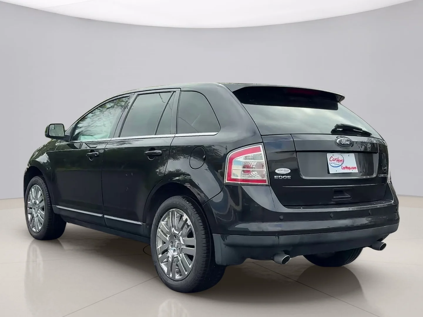 Used 2010 Black Ford LIMITED image 7
