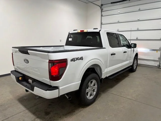 New 2026 Oxford White Ford XLT image 4