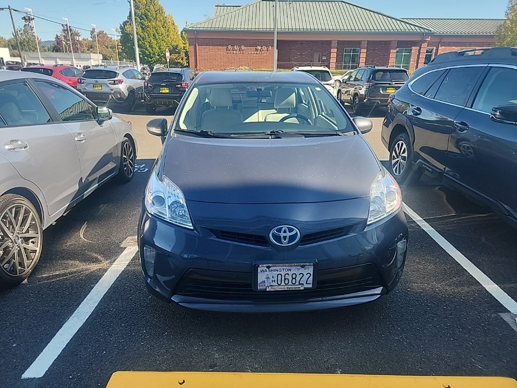 Used 2015 Gray Toyota Three image 6