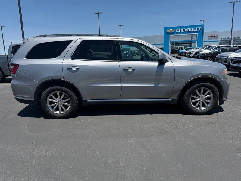 Used 2017 Billet Metallic Clearcoat Dodge SXT image 2