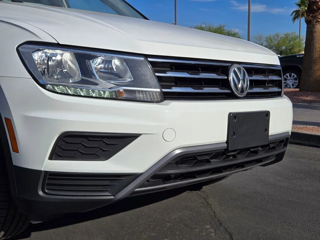 Used 2020 White Volkswagen SE image 8