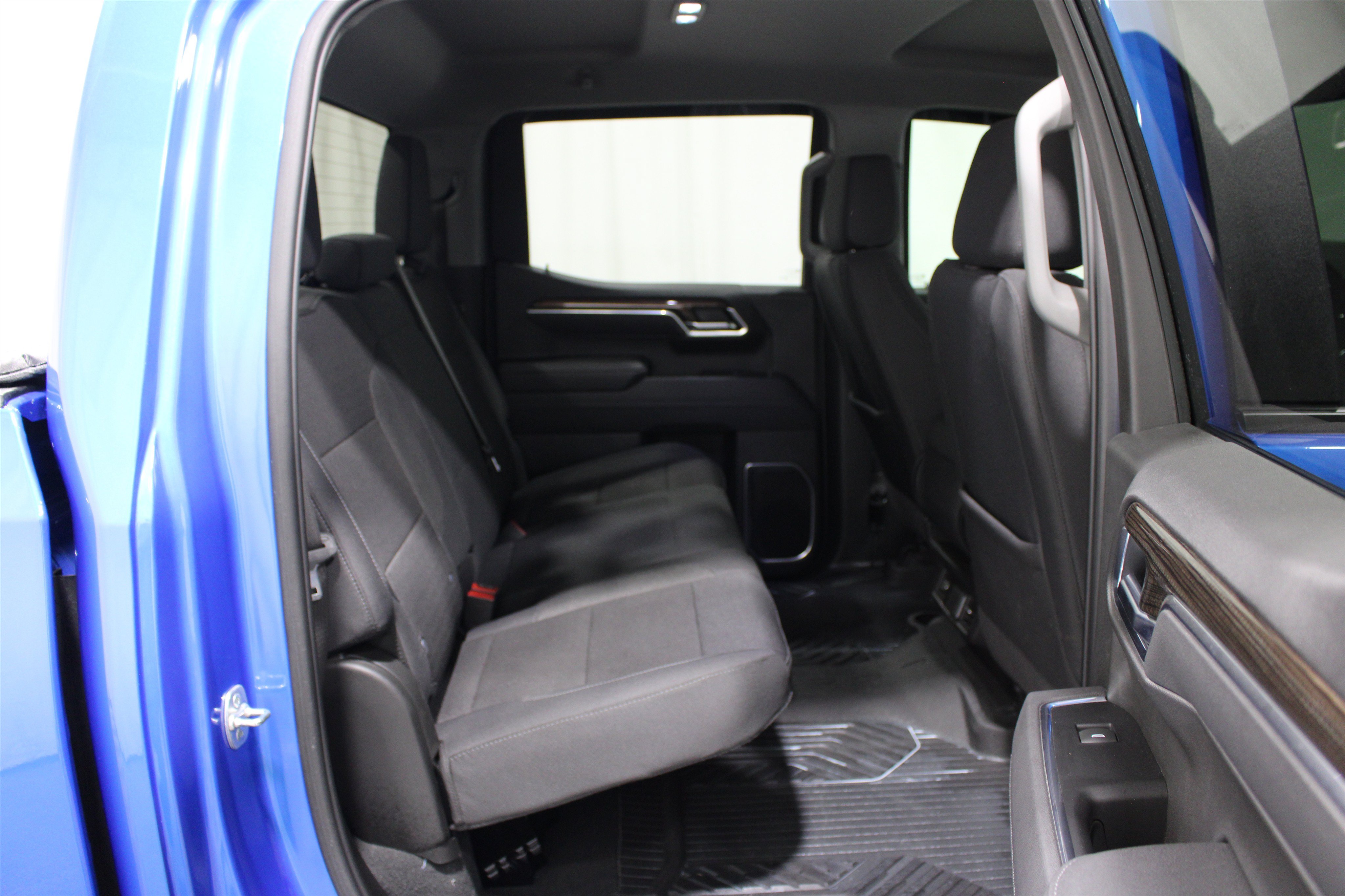 Used 2025 Riptide Blue Metallic Chevrolet LT image 24