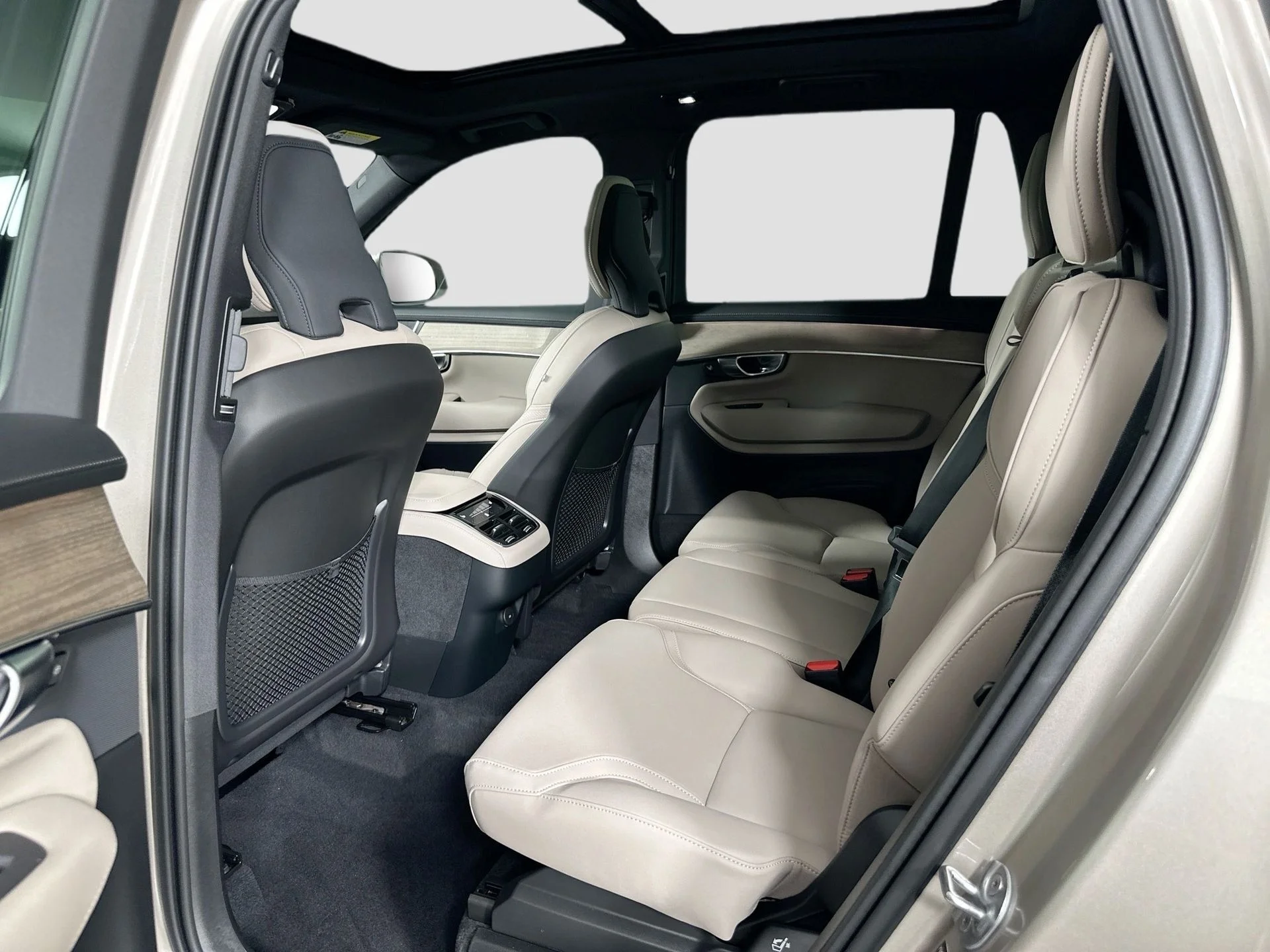 2026 Volvo XC90 Core - Photo 23