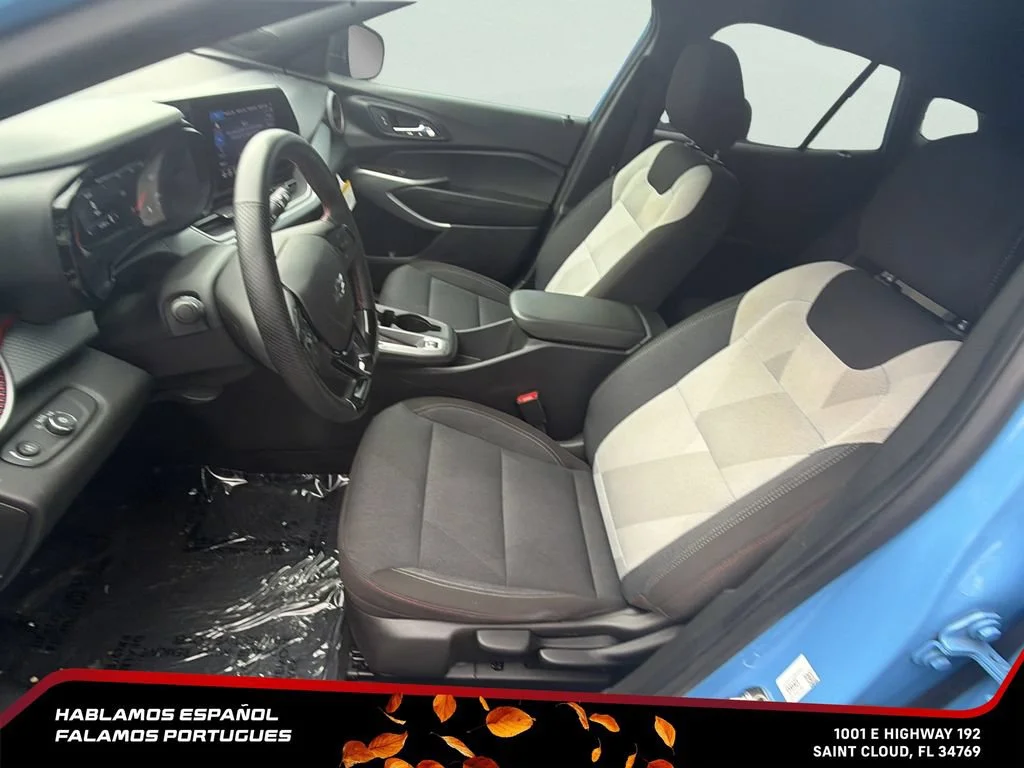 Certified Used 2024 Fountain Blue Chevrolet 1RS image 16